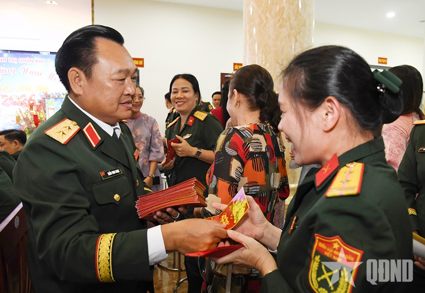 Bộ tư lệnh Quân khu 7 đón giao thừa

