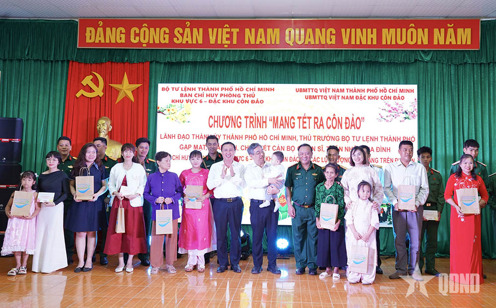 “Mang Tết ra Côn Đảo”-Trọn tình với đảo xa