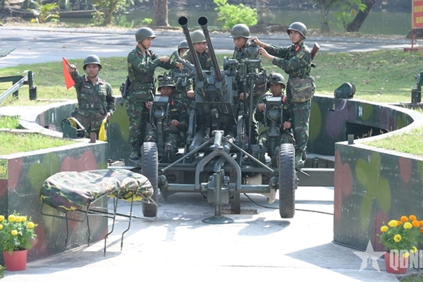 Mùa xuân bên mâm pháo