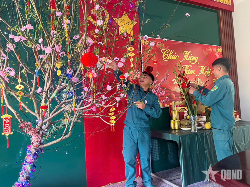 Xuân về trên chốt dân quân biên giới