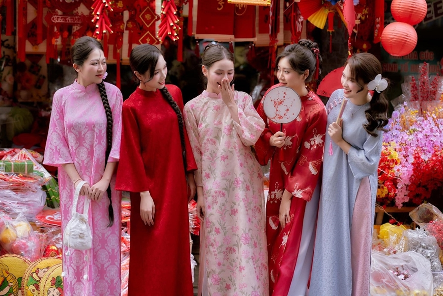 Tết nhắc nhở người trẻ: Trước khi bước ra thế giới rộng lớn, hãy học cách quay về