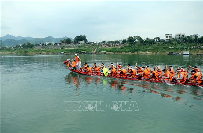 Lễ hội đua thuyền trên sông Lô - nét đẹp văn hóa ngày xuân