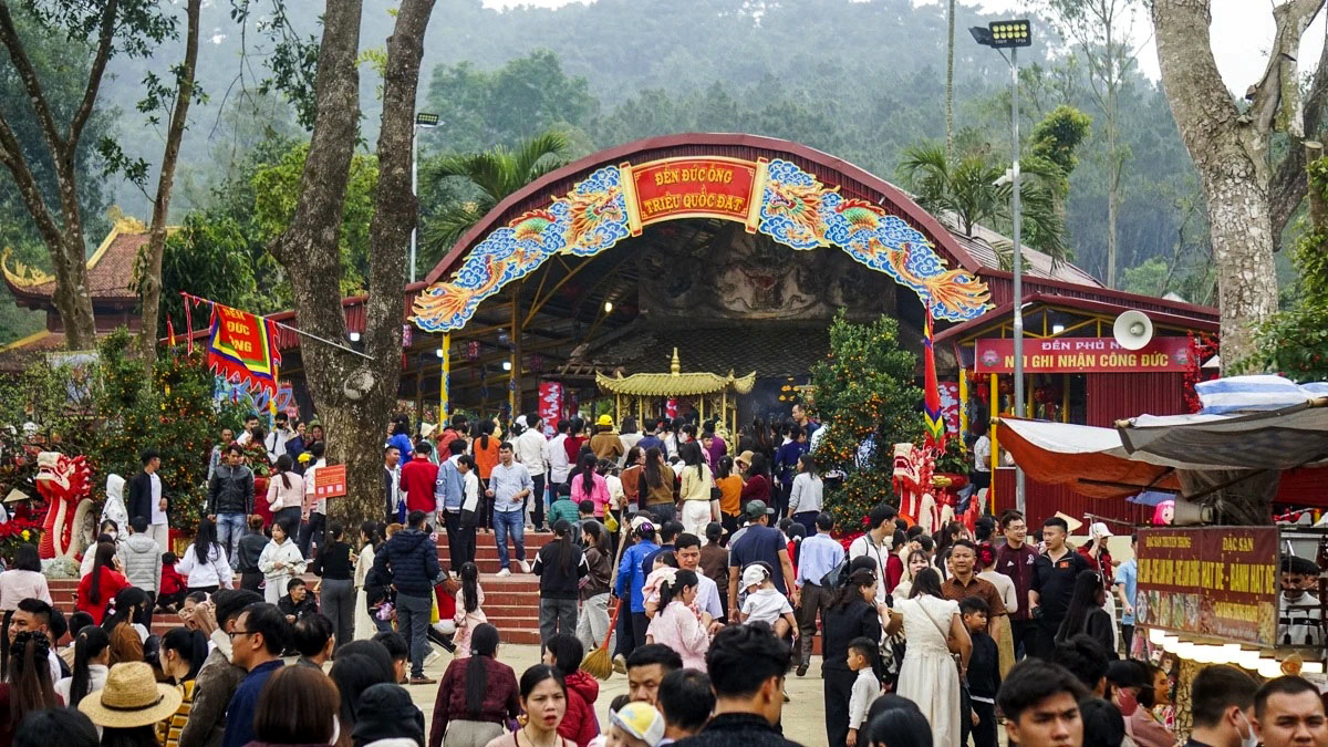 Giữ nhịp văn hóa truyền thống nơi Phủ Na - Thanh Hóa