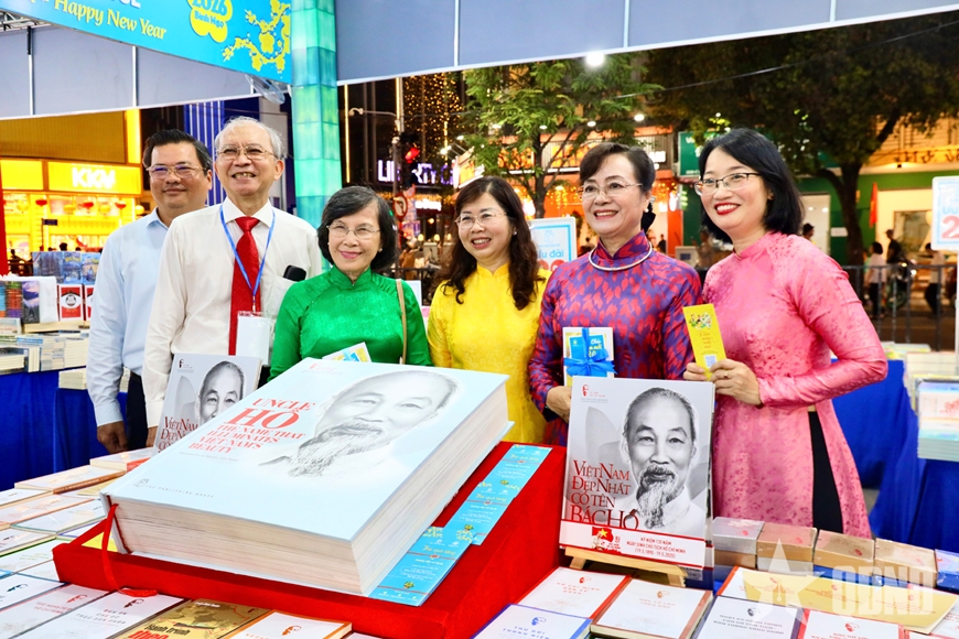 TP Hồ Chí Minh: Khơi dậy tri thức từ đường sách Tết