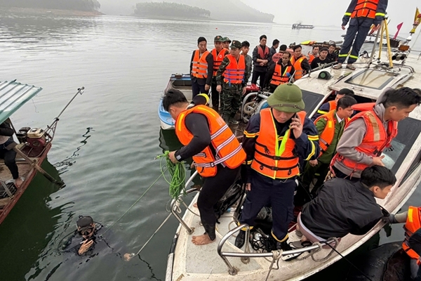 Vụ va chạm tàu ở hồ Thác Bà Tìm thấy thi thể 6 nạn nhân