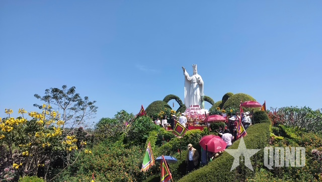 Đắk Lắk: Rước Quốc mẫu Âu Cơ cầu quốc thái dân an, mưa thuận gió hòa