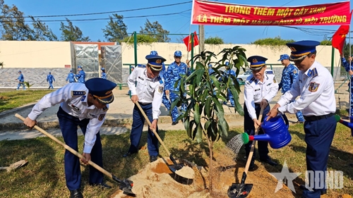 Vùng Cảnh sát biển 2 trồng hơn 550 cây lấy gỗ, 100 cây ăn quả