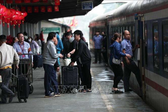 Ngành đường sắt: Hơn 1.800 chuyến tàu dịp Tết, ngăn chặn 
