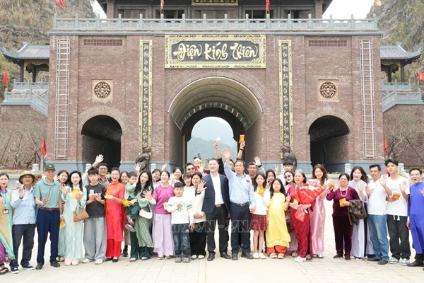 14 triệu lượt khách du lịch dịp Tết, nhiều nơi kín phòng gần 100