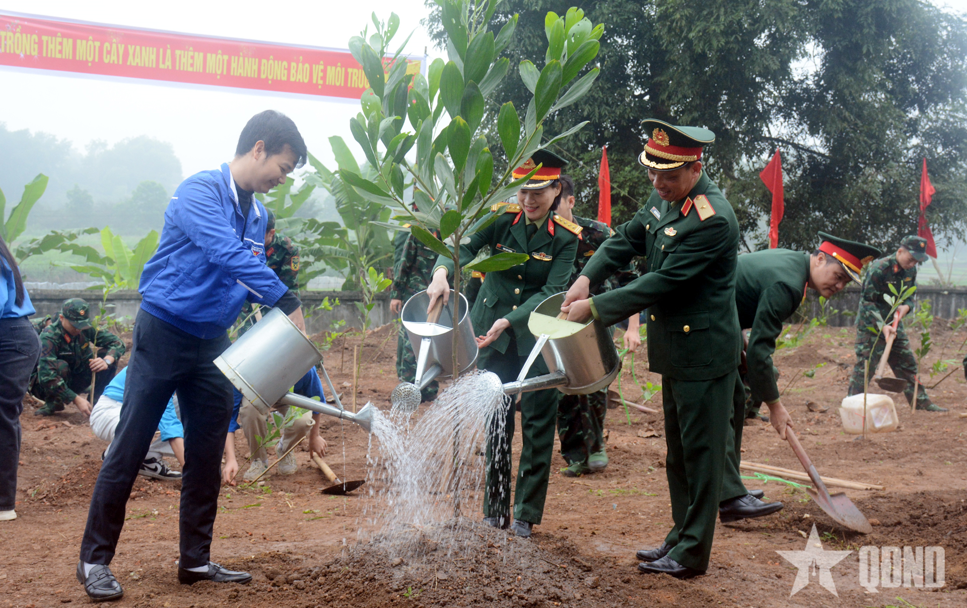 Học viện Hậu cần: Trồng hơn 2.000 cây xanh nhân dịp Tết trồng cây Xuân Bính Ngọ 2026