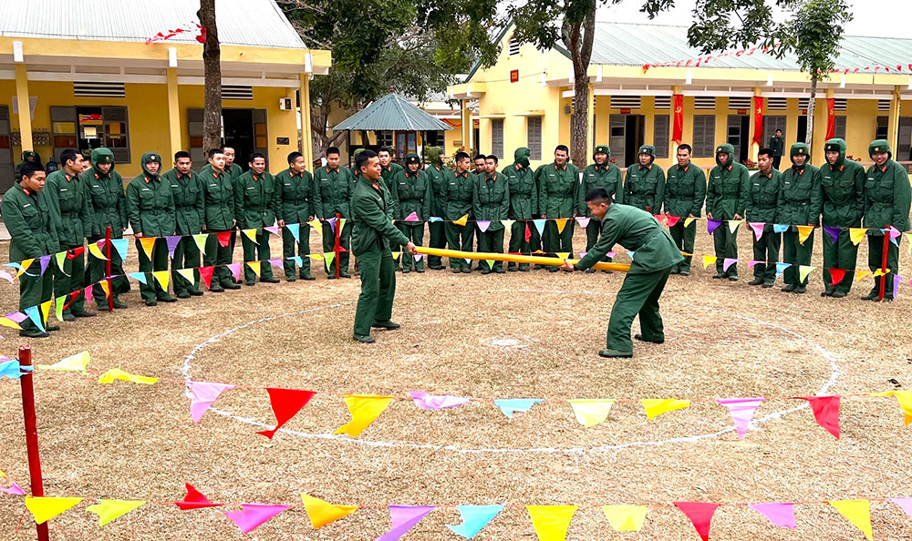 Khơi dậy niềm tin, ý chí phấn đấu của quân nhân