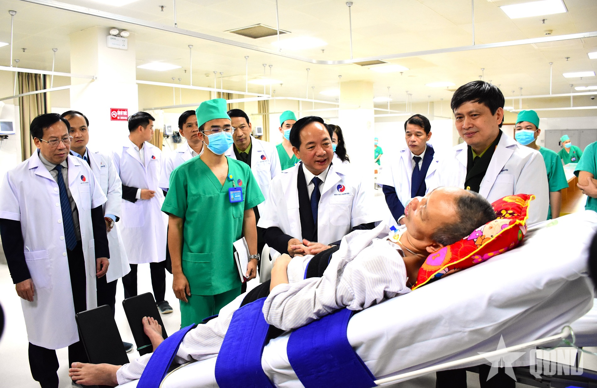 Đồng chí Trịnh Văn Quyết thăm Bộ Y tế và Viện Y học cổ truyền Quân đội