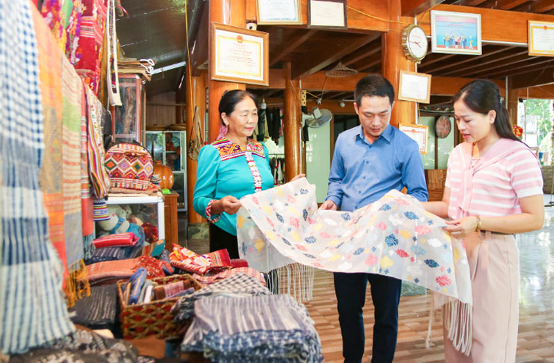 Hoa Tiến giữ hồn mường xưa