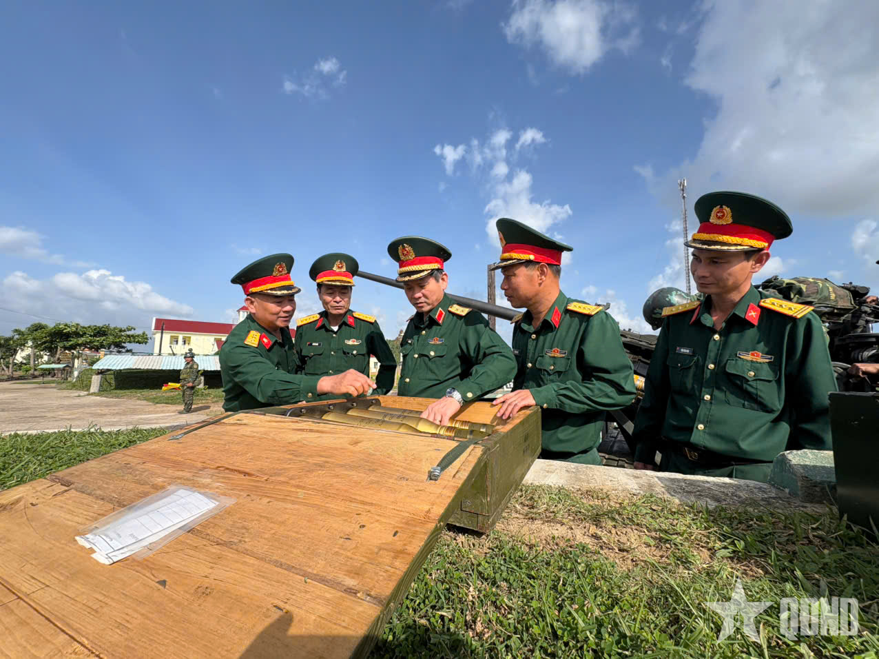 Sắc xuân trên trận địa pháo 