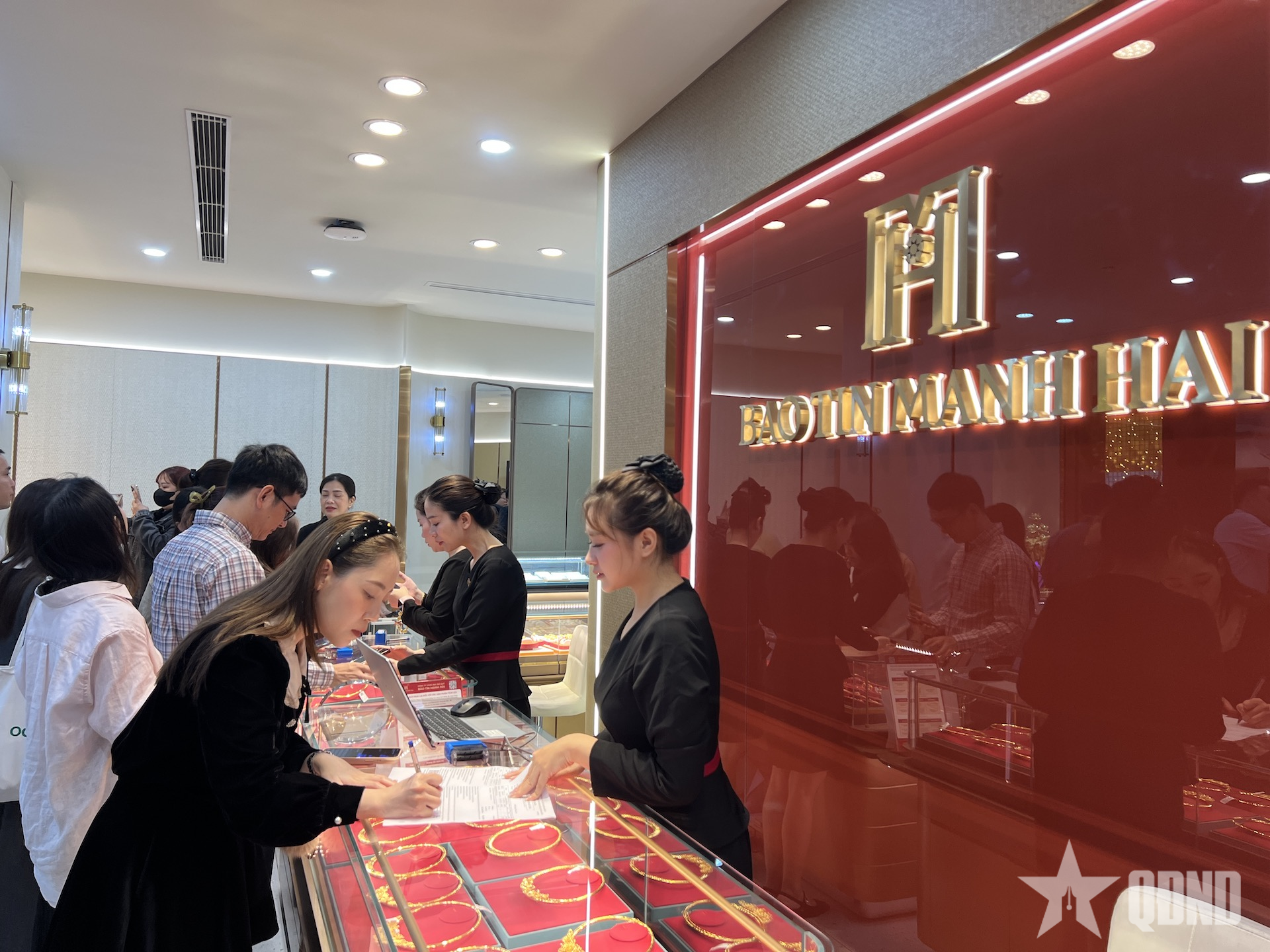 Tiếp cận vàng với mức giá hợp lý trong ngày vía Thần tài