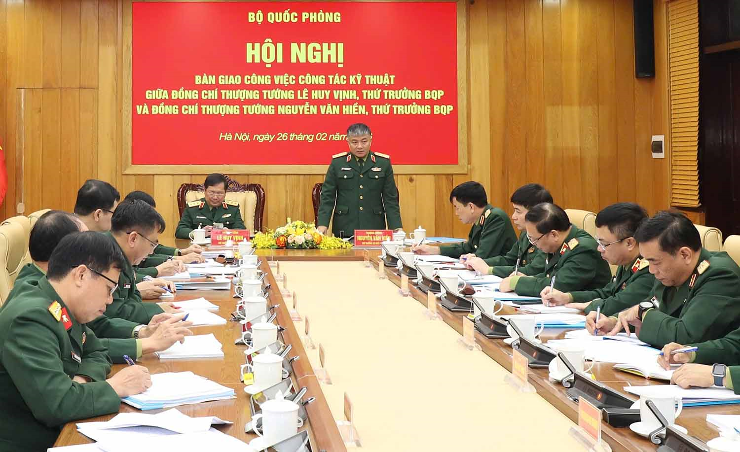 Thủ trưởng Bộ Quốc phòng bàn giao công việc công tác kỹ thuật