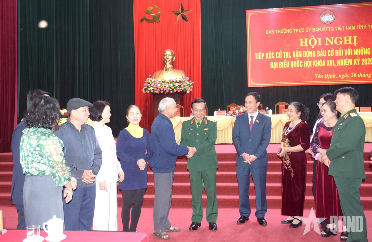 Thượng tướng Lê Đức Thái tiếp xúc cử tri, trình bày chương trình hành động tại Thanh Hóa