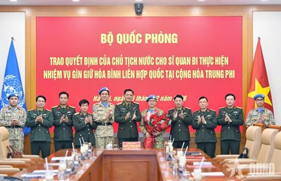 Gallery - Sĩ quan mũ nồi xanh Việt Nam nêu cao tinh thần “Tổ quốc trên hết”