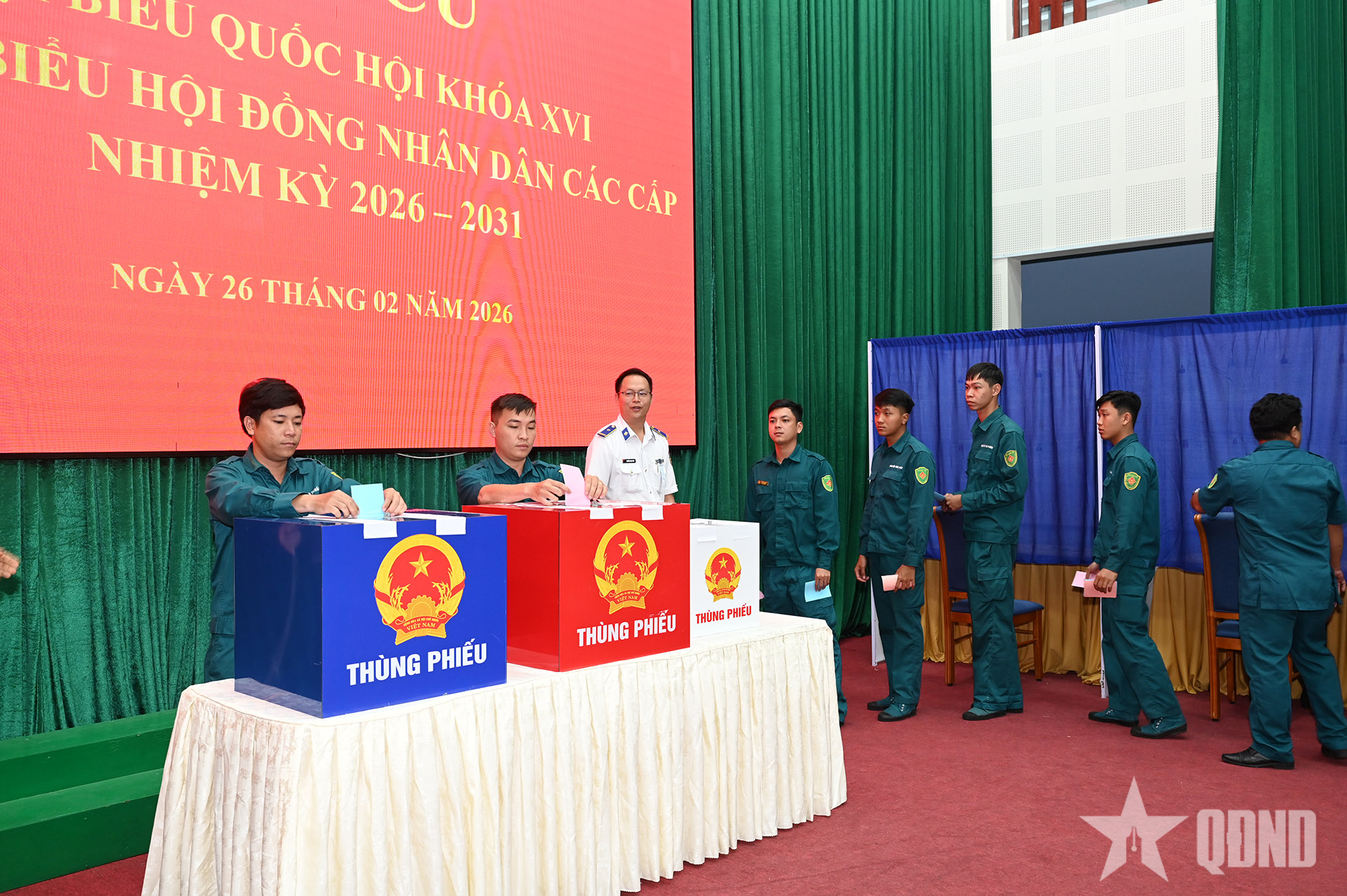 Tổ chức bầu cử sớm và tiễn đoàn thực hiện nhiệm vụ bầu cử sớm trên biển