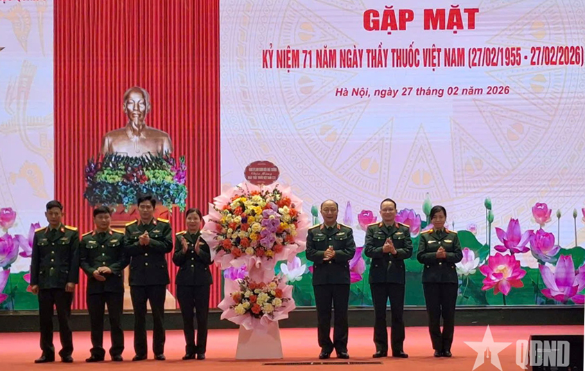 Tạo điều kiện để cán bộ, nhân viên quân y phát huy tốt năng lực                                                    

