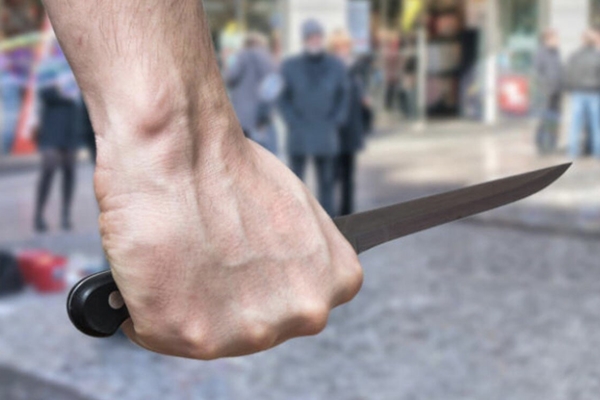 Pháp luật và cuộc sống Đừng sử dụng dao sắc, nhọn như “vũ khí nóng”