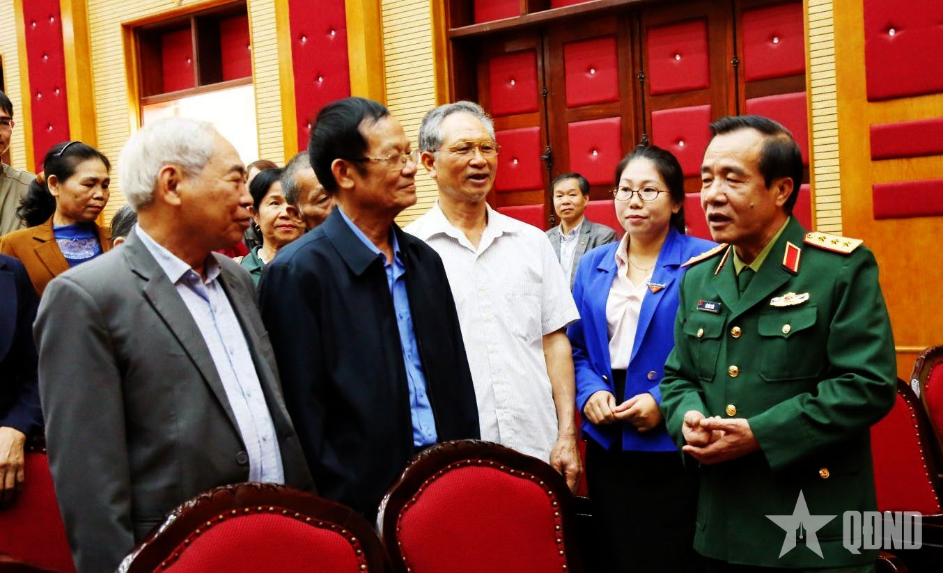 Thượng tướng Lê Đức Thái cam kết giữ mối liên hệ chặt chẽ với nhân dân