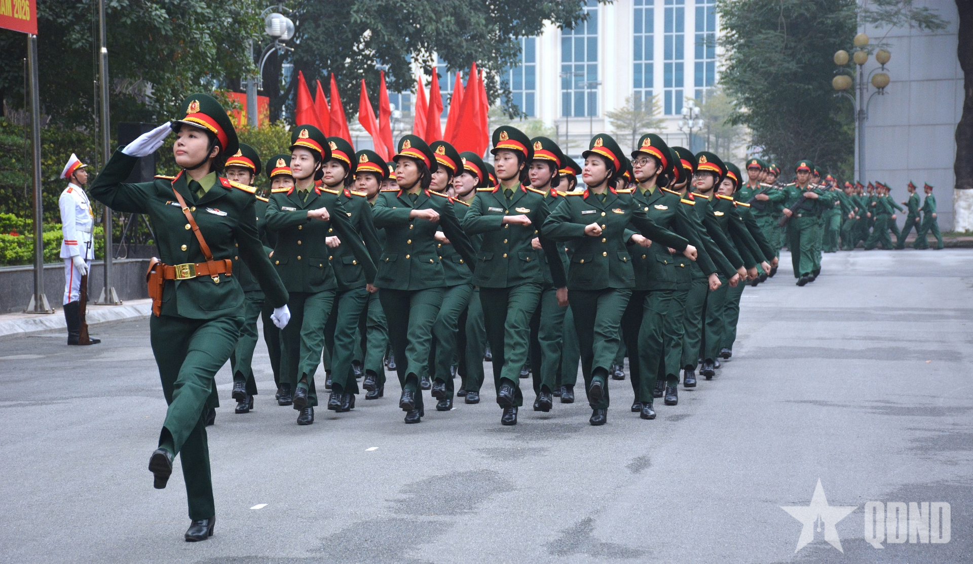 Khối cơ quan Bộ tư lệnh Thủ đô Hà Nội ra quân huấn luyện 