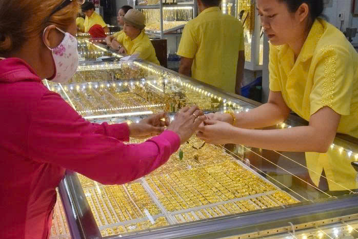 Giá vàng hôm nay (chiều 27-2): Giá vàng nhẫn tăng

