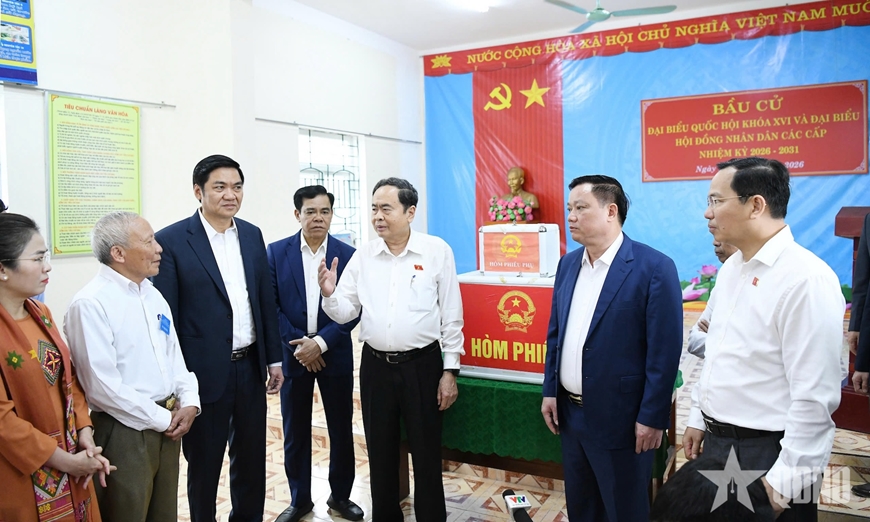 Chủ tịch Quốc hội Trần Thanh Mẫn kiểm tra công tác chuẩn bị bầu cử tại tỉnh Nghệ An