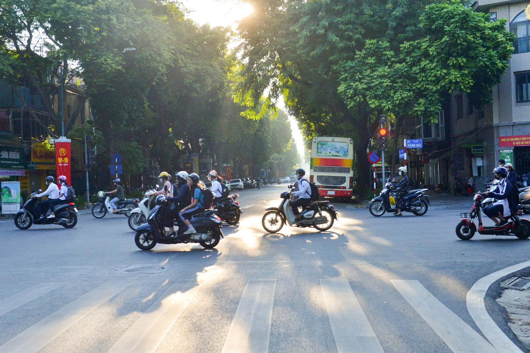 Thời tiết hôm nay (1-3): Nhiệt độ ấm dần, Bắc Bộ trưa, chiều hửng nắng

