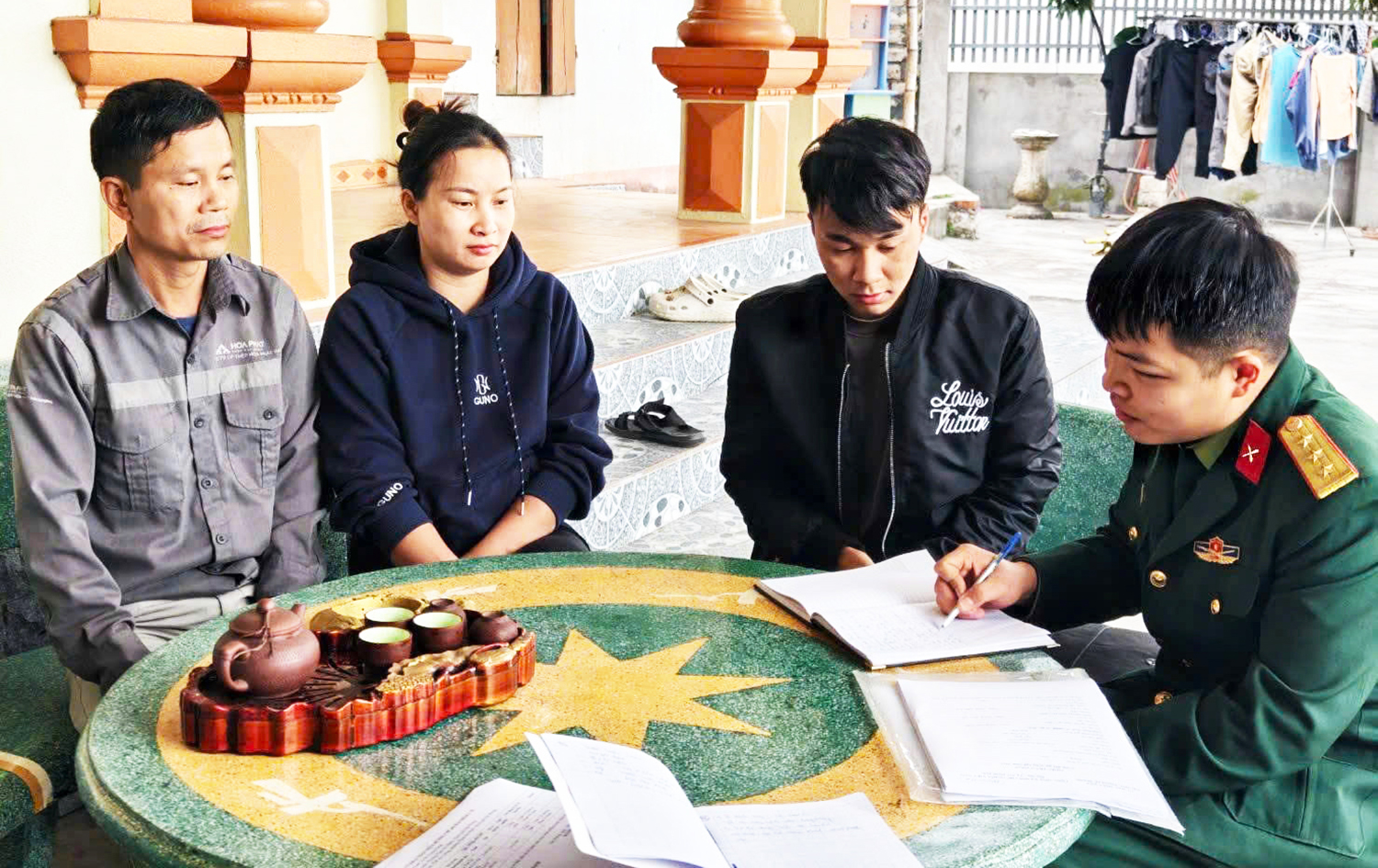 Thanh niên Hải Phòng háo hức tòng quân