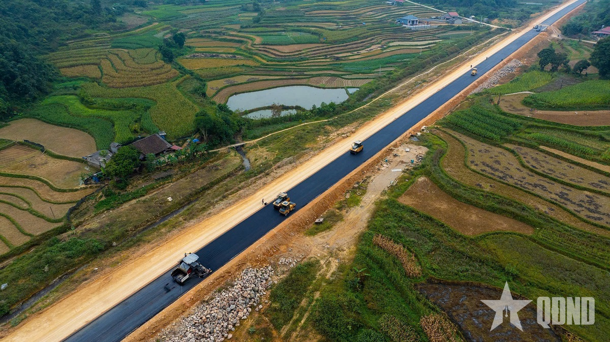 Thi công nước rút hoàn thành cao tốc Đồng Đăng - Trà Lĩnh