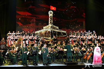 Gallery - 	Thanh âm dưới ánh mặt trời : Bản giao hưởng của lý tưởng và khát vọng