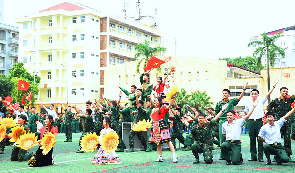 Rộn ràng tiếng hát tuổi xuân