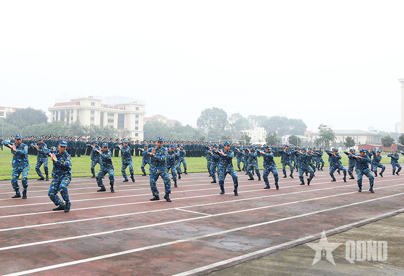 Đột phá huấn luyện, nâng cao sức mạnh chiến đấu của Quân đội