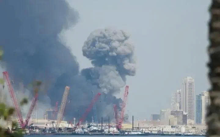 Iran và Israel phát động làn sóng tấn công mới

