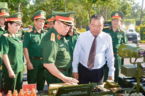 Đại tướng Nguyễn Trọng Nghĩa dự lễ ra quân huấn luyện năm 2026 tại Sư đoàn 5