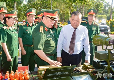 Gallery - 	Đại tướng Nguyễn Trọng Nghĩa dự lễ ra quân huấn luyện tại Sư đoàn 5