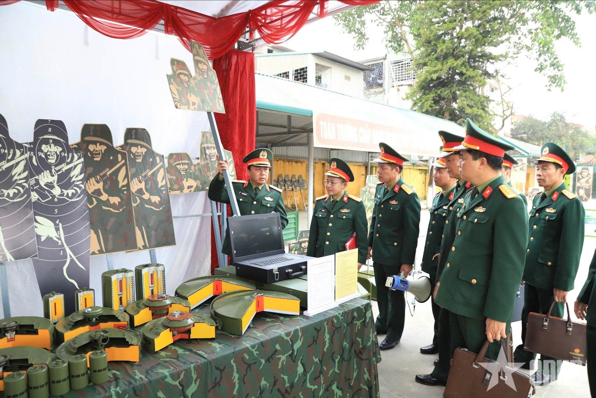 Trường Cao đẳng Hậu cần 1 ra quân huấn luyện năm 2026
