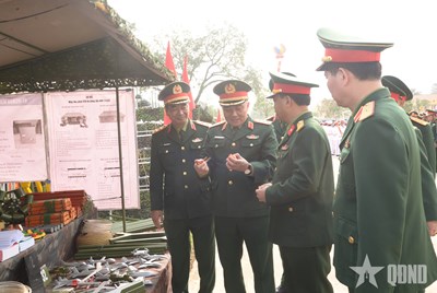 Gallery - 	Thượng tướng Nguyễn Văn Hiền nâng cao chất lượng huấn luyện