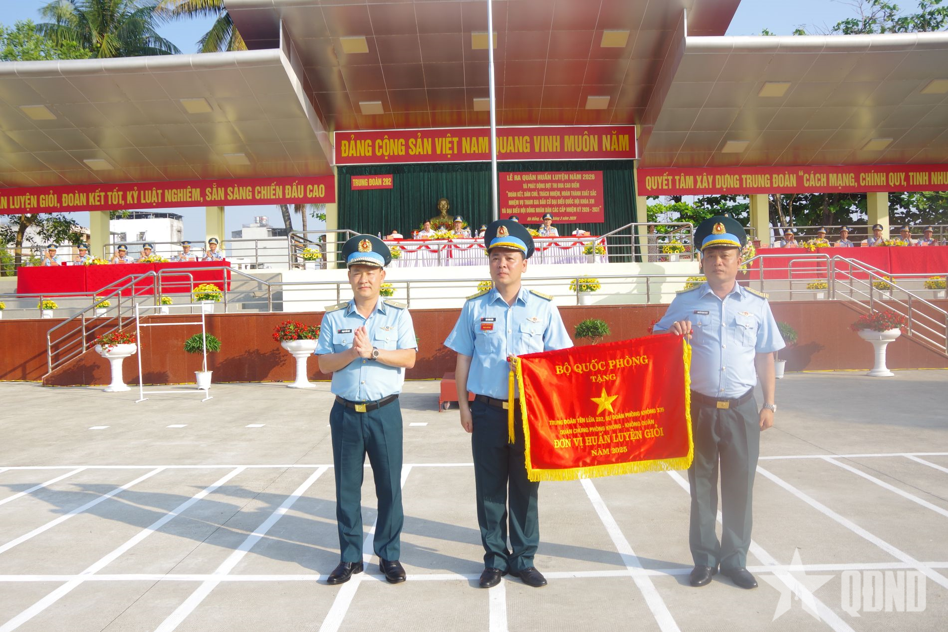 Các đơn vị tại miền Trung ra quân huấn luyện năm 2026