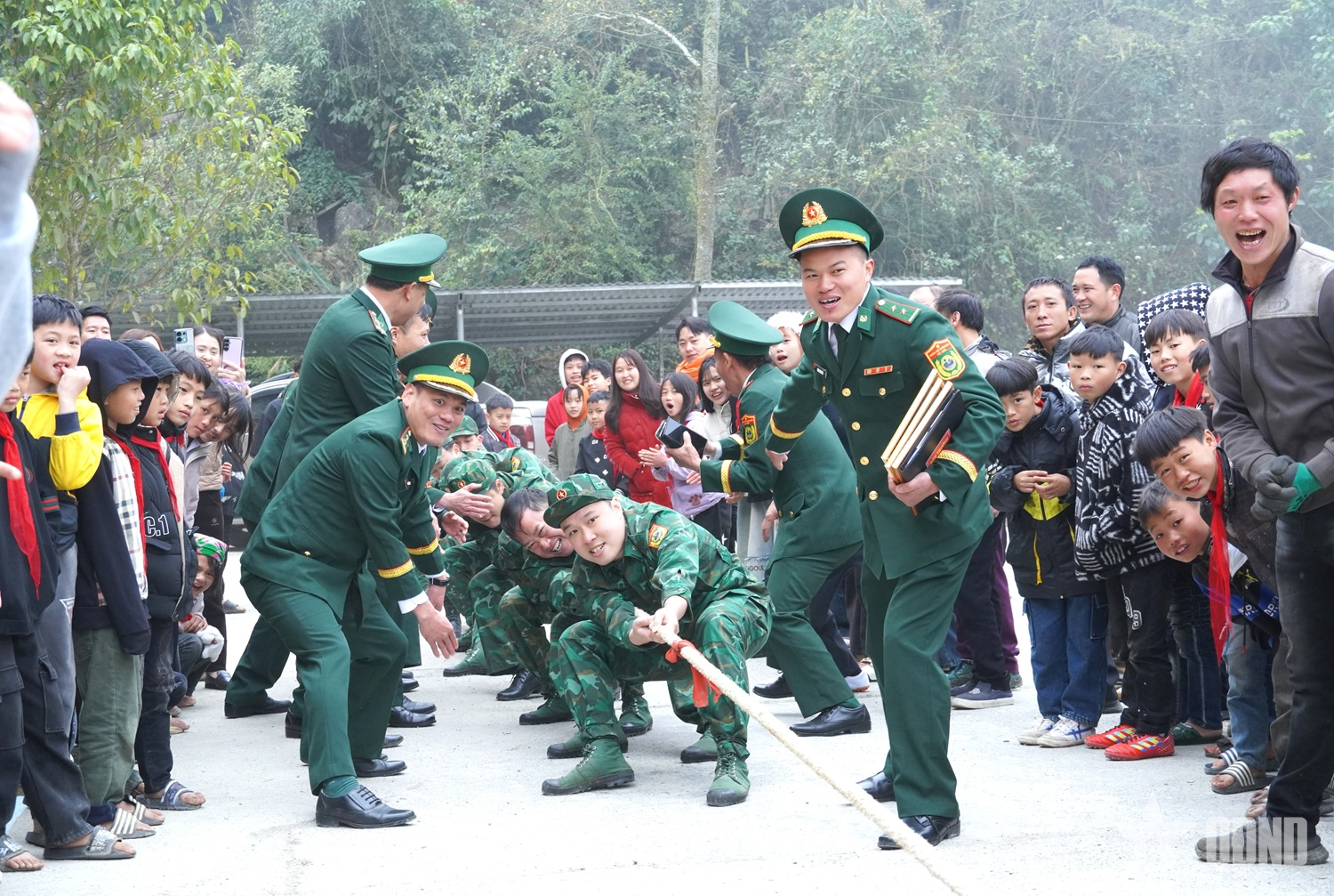 Xã biên giới Sơn Vĩ (Tuyên Quang) rộn ràng Ngày hội Biên phòng toàn dân

