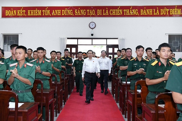 Chủ tịch Quốc hội Trần Thanh Mẫn Sư đoàn 9 vững tin viết tiếp những trang sử vàng