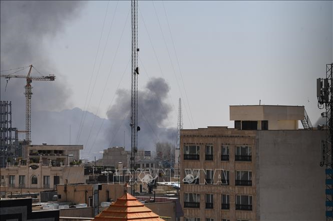 Israel tấn công Văn phòng Tổng thống Iran và trụ sở Hội đồng An ninh Quốc gia