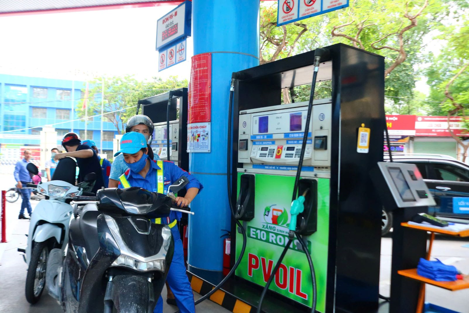 Chuẩn bị kỹ cho lộ trình áp dụng xăng E10

