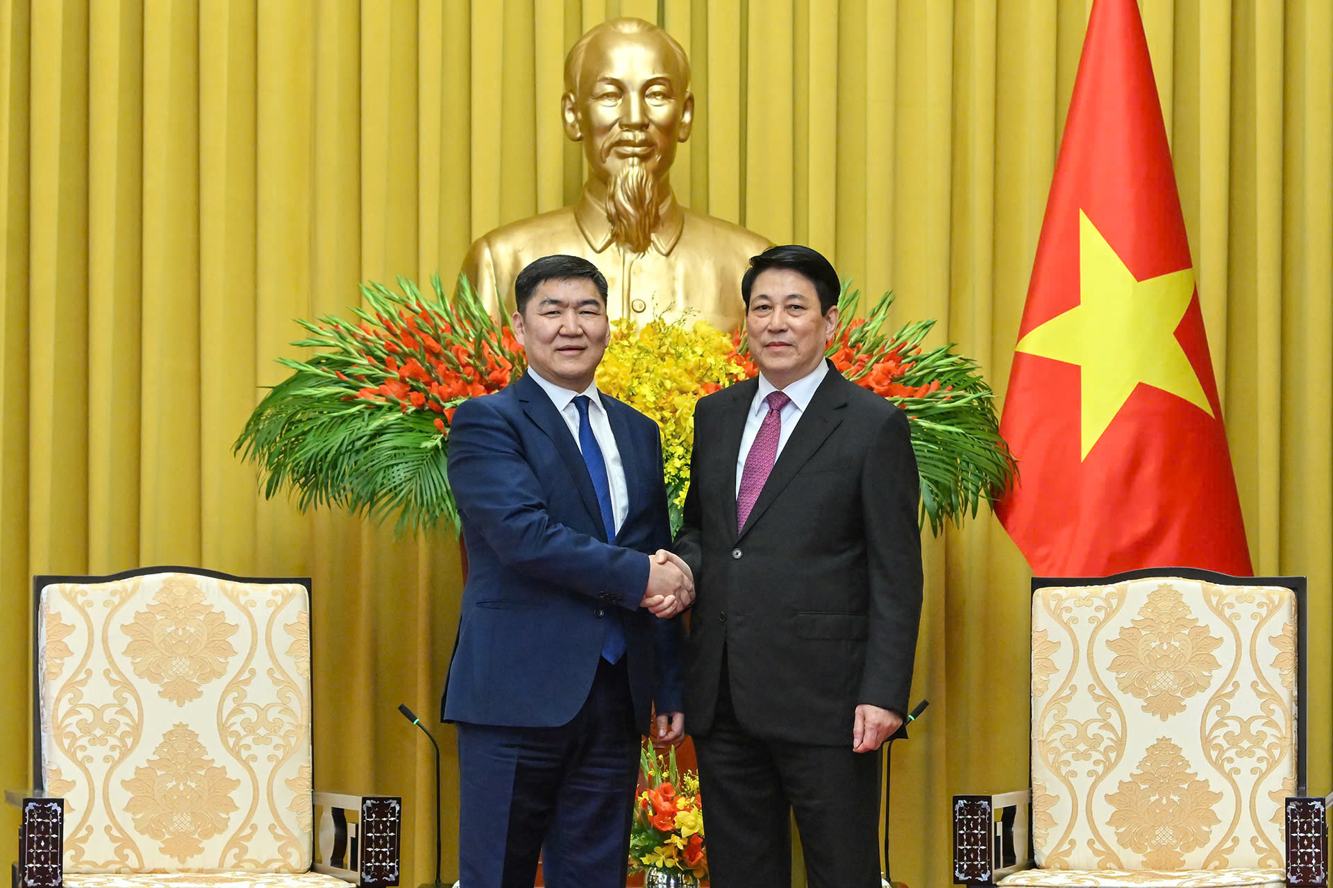 Chủ tịch nước Lương Cường tiếp Chánh án Tòa án Tối cao Mông Cổ