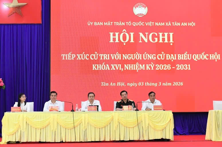 Chủ tịch Quốc hội Trần Thanh Mẫn dự Hội nghị tiếp xúc giữa cử tri với người ứng cử đại biểu Quốc hội khóa XVI