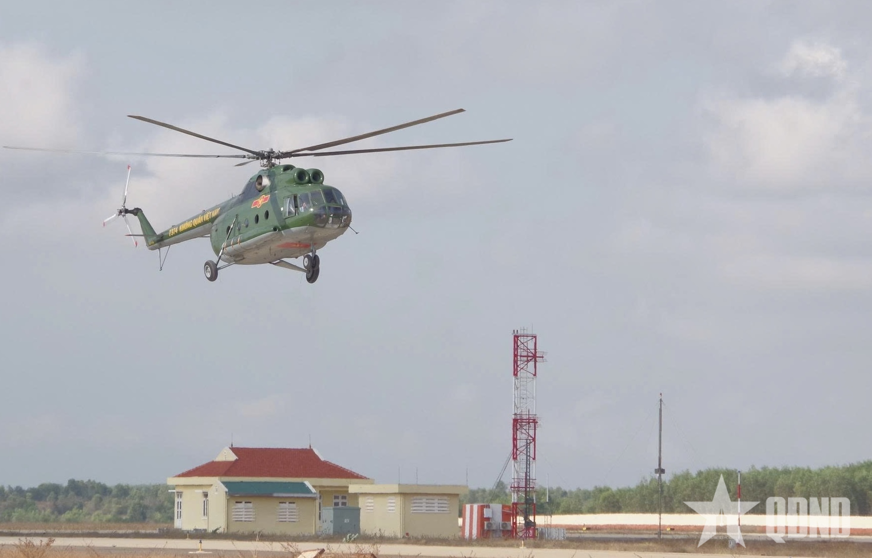 Trung đoàn 915 tổ chức thành công ban bay cán bộ sau ra quân huấn luyện