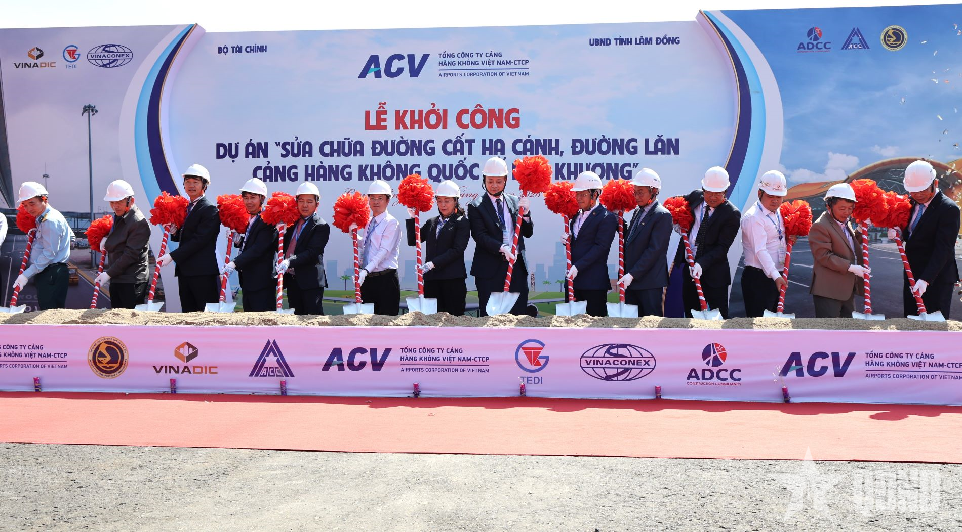 Khởi công dự án sửa chữa, nâng cấp sân bay quốc tế Liên Khương