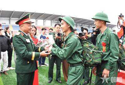 Gallery - 	Thượng tướng Lê Quang Minh dự Lễ giao, nhận quân tại Phú Thọ